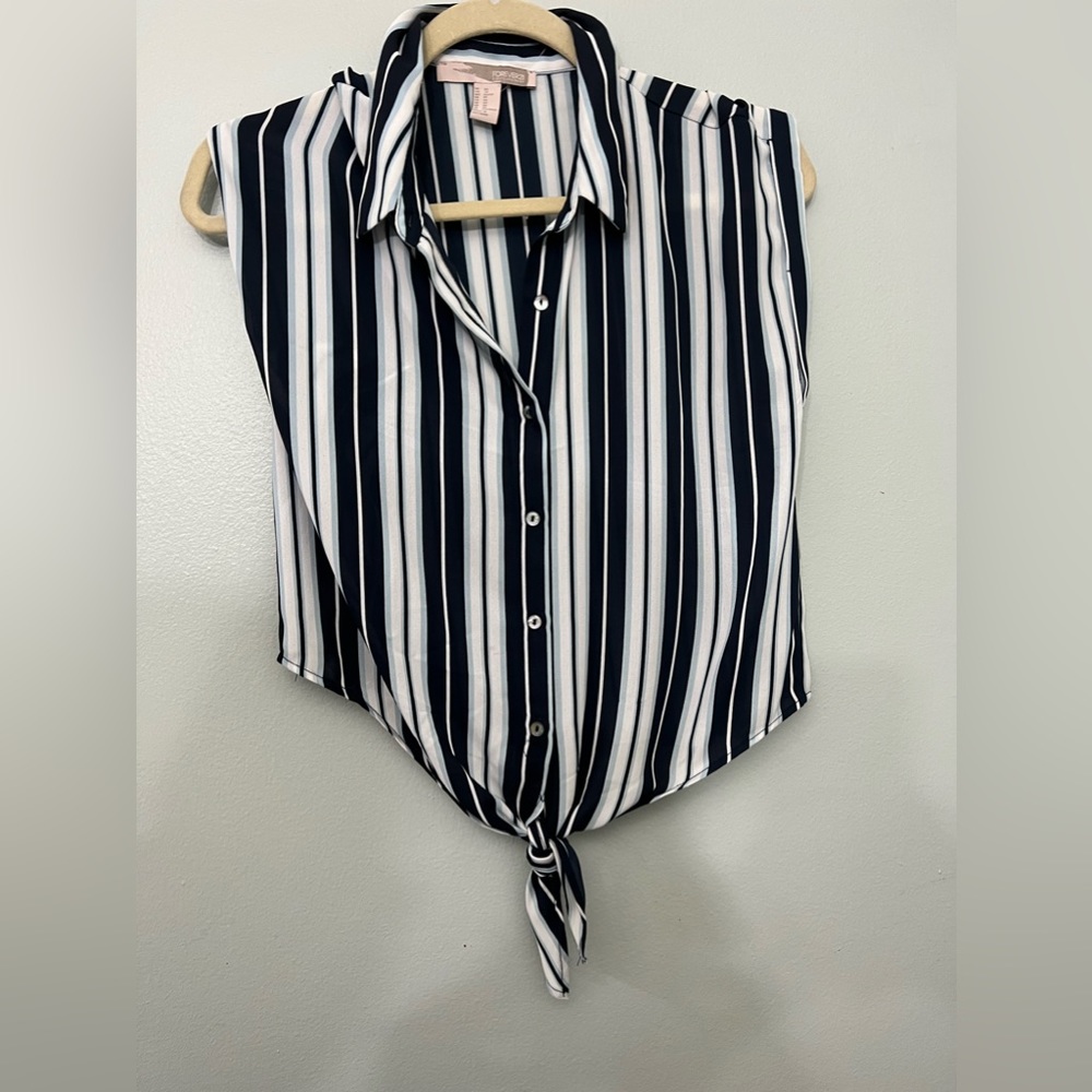 XS Forever 21 tie front blue striped blouse